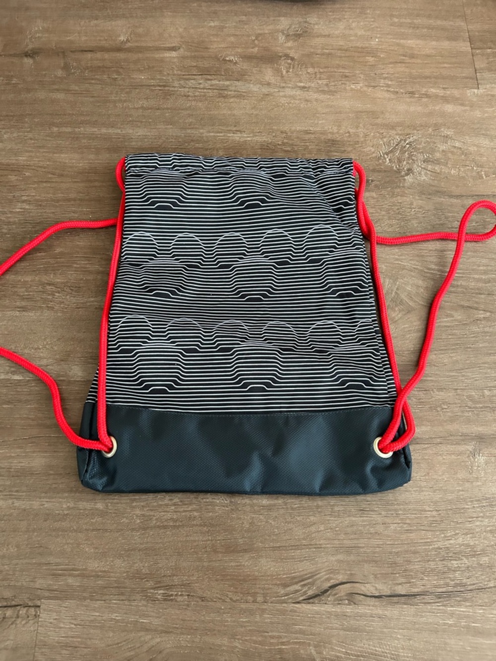 American Tourister/Disney NWOT Black & Red Drawstring Gym Bag